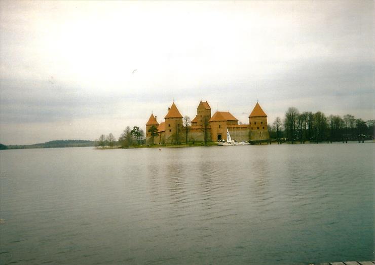 2005 - Wilno, Troki - 020 - Zamek w Trokach.jpg